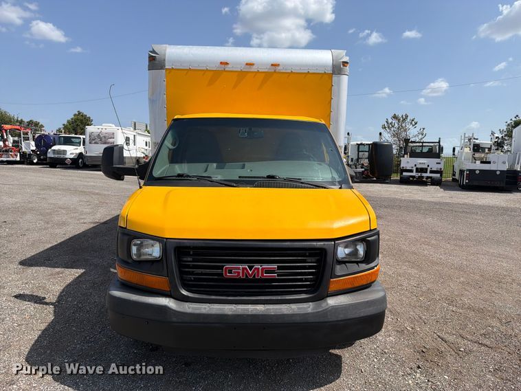 image for item FB5162 2012 GMC Savana 3500 box truck