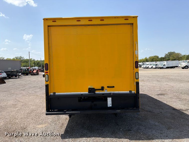 image for item FB5162 2012 GMC Savana 3500 box truck