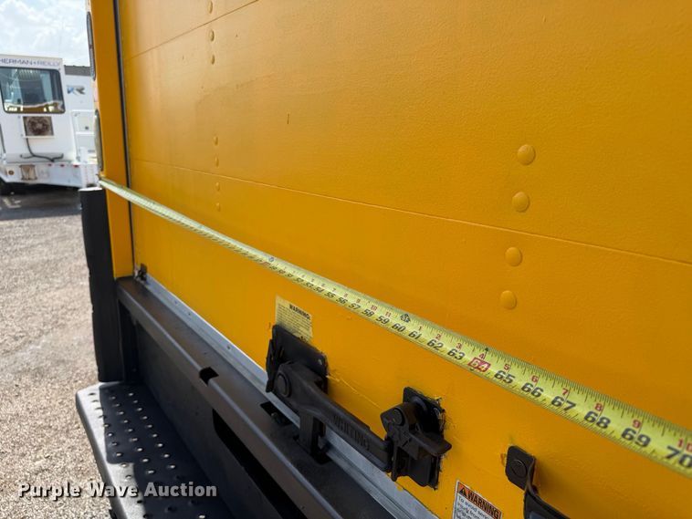 image for item FB5162 2012 GMC Savana 3500 box truck