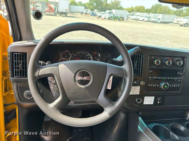 image for item FB5162 2012 GMC Savana 3500 box truck