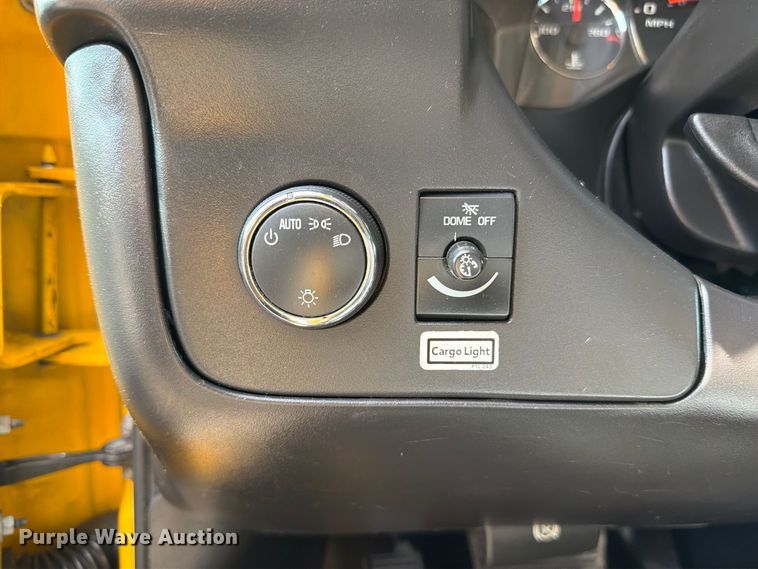 image for item FB5162 2012 GMC Savana 3500 box truck