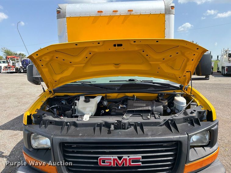 image for item FB5162 2012 GMC Savana 3500 box truck
