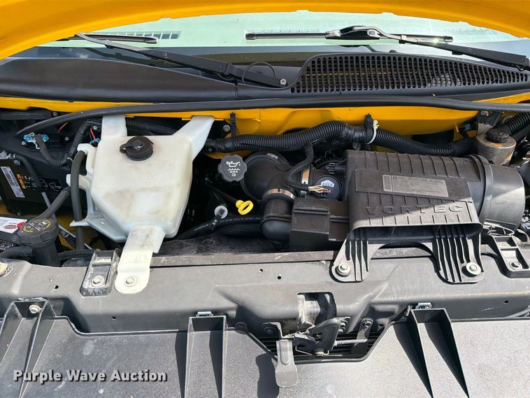 image for item FB5162 2012 GMC Savana 3500 box truck