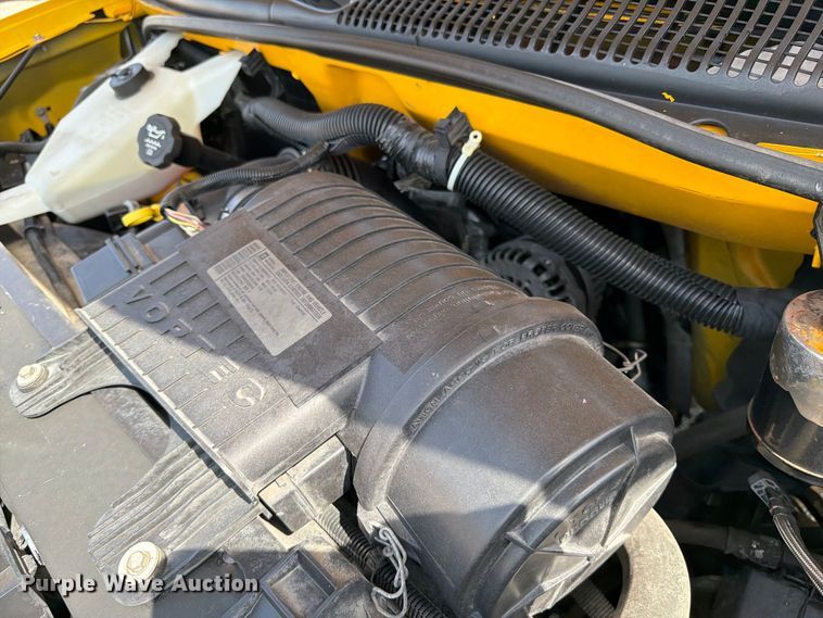 image for item FB5162 2012 GMC Savana 3500 box truck