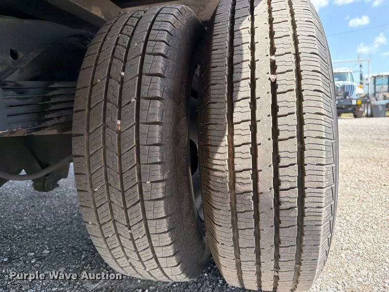 image for item FB5162 2012 GMC Savana 3500 box truck