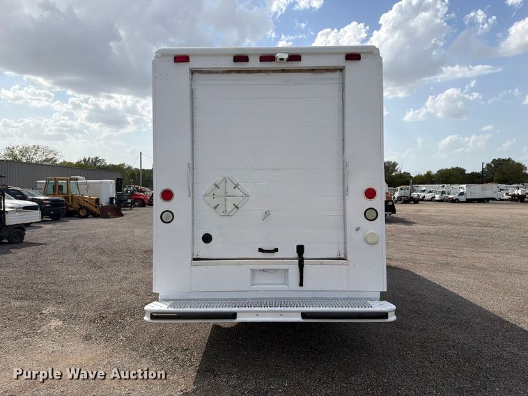 image for item FB5165 2001 Freightliner MT55 delivery van