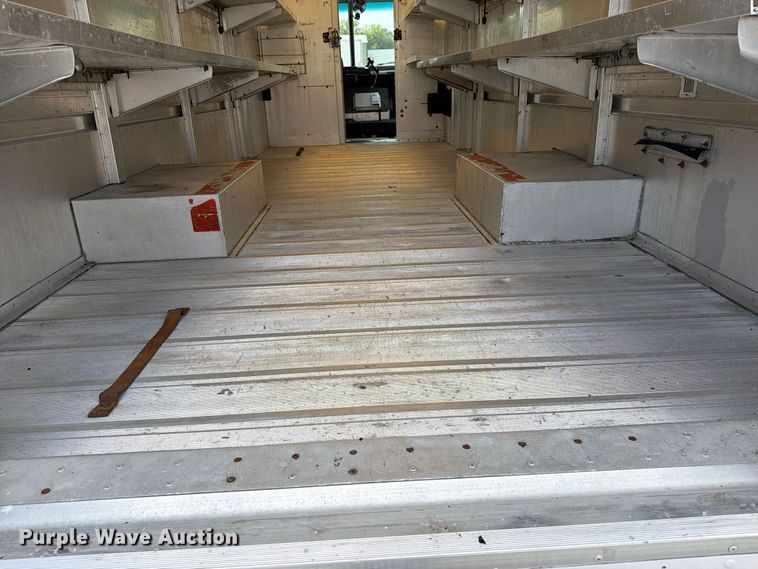 image for item FB5165 2001 Freightliner MT55 delivery van