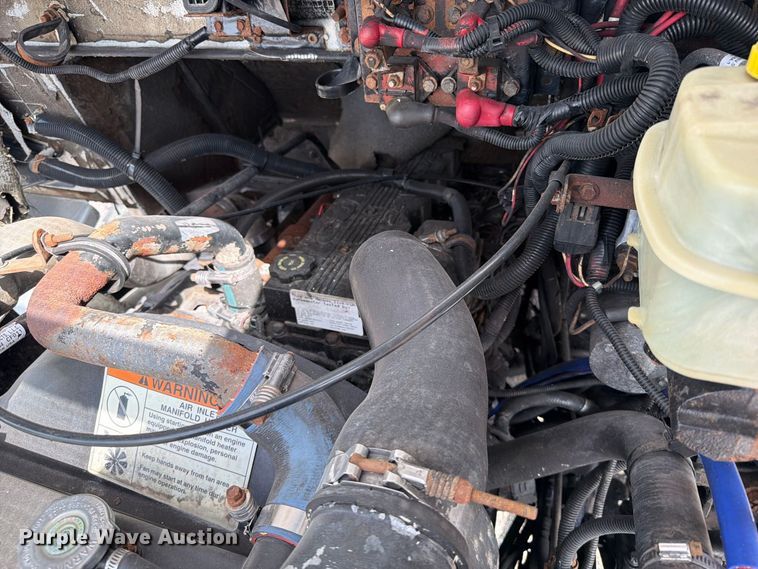 image for item FB5165 2001 Freightliner MT55 delivery van
