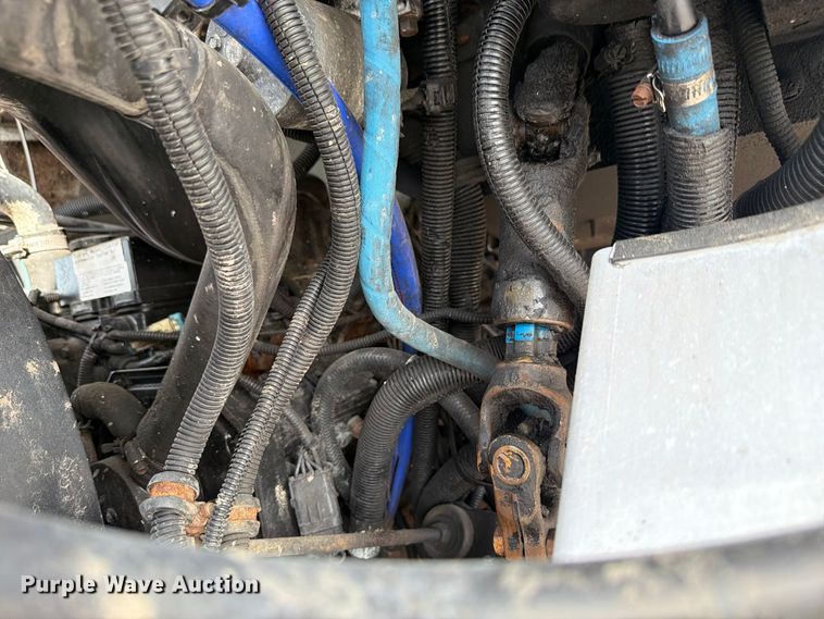 image for item FB5165 2001 Freightliner MT55 delivery van