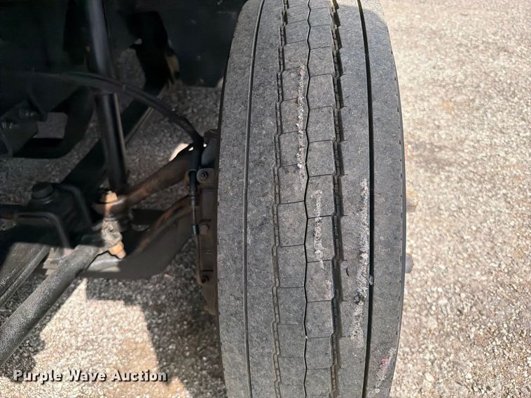 image for item FB5165 2001 Freightliner MT55 delivery van