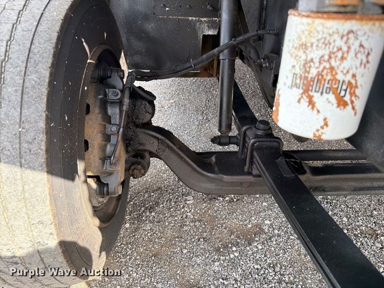 image for item FB5165 2001 Freightliner MT55 delivery van