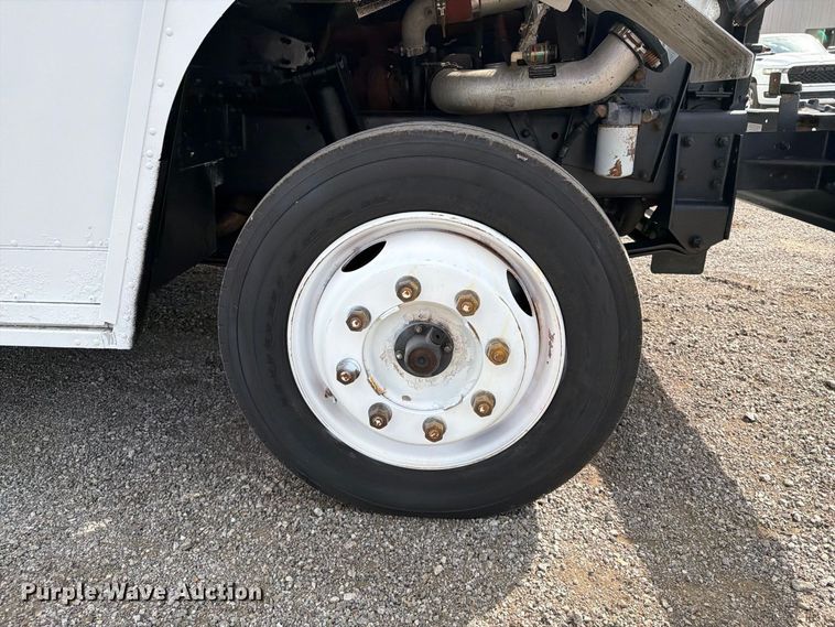 image for item FB5165 2001 Freightliner MT55 delivery van