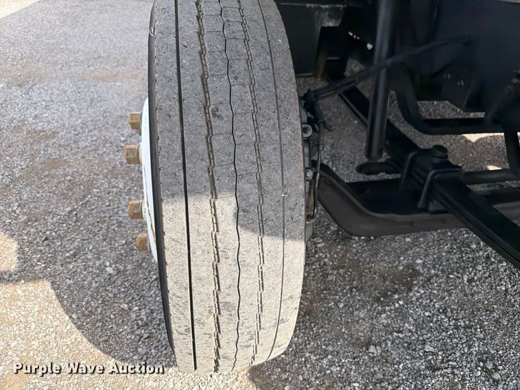 image for item FB5165 2001 Freightliner MT55 delivery van