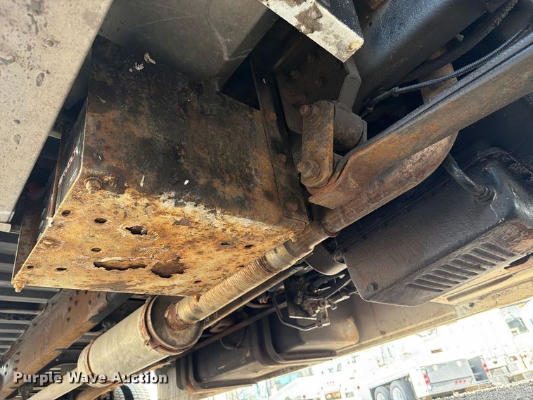 image for item FB5165 2001 Freightliner MT55 delivery van