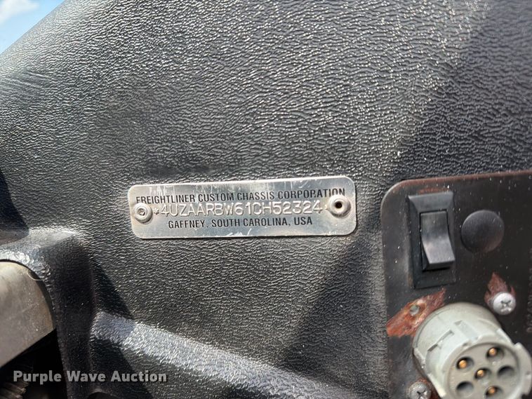 image for item FB5165 2001 Freightliner MT55 delivery van