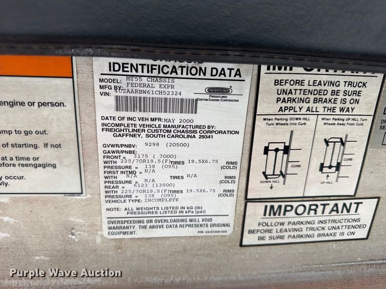 image for item FB5165 2001 Freightliner MT55 delivery van