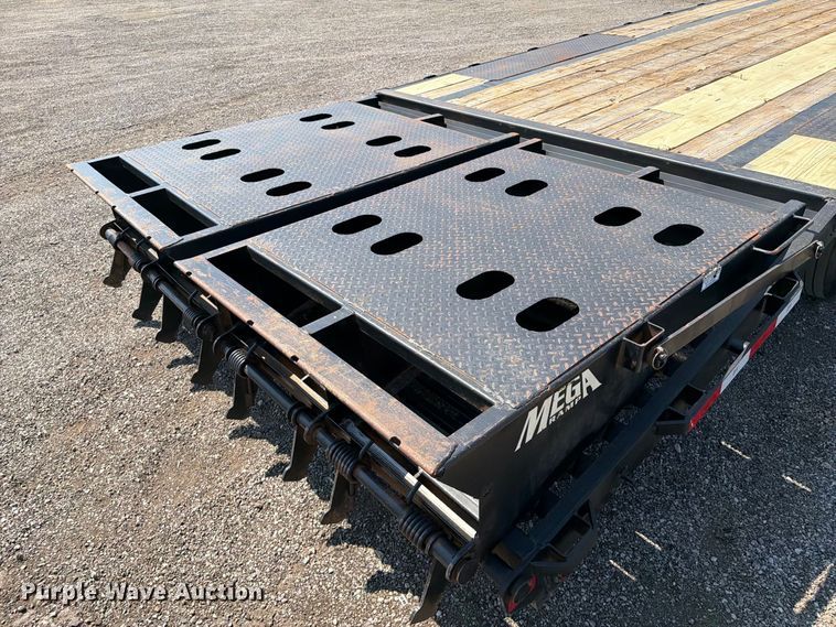 image for item FB5173 2017 BigTex 14GN-20BK+5MR equipment trailer
