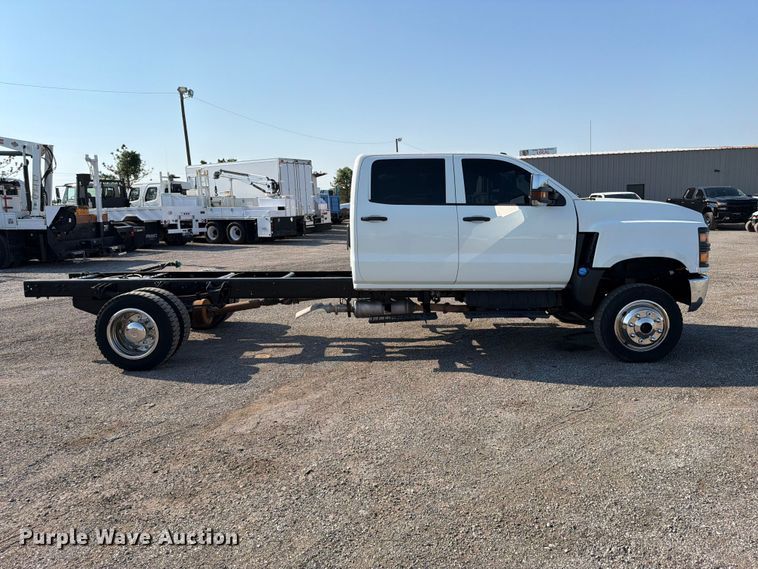 image for item FB5180 2019 International CV515 Crew Cab truck cab and chassis