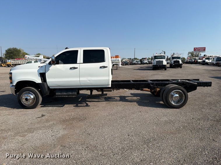 image for item FB5180 2019 International CV515 Crew Cab truck cab and chassis