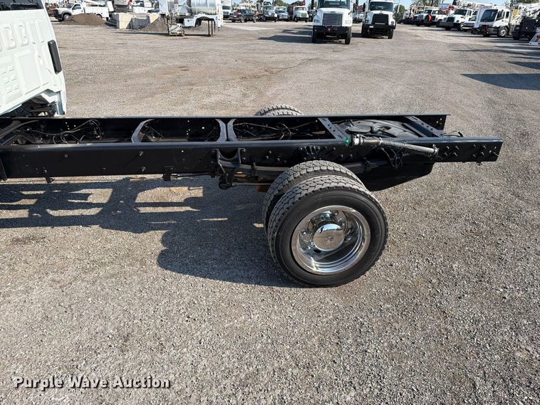 image for item FB5180 2019 International CV515 Crew Cab truck cab and chassis