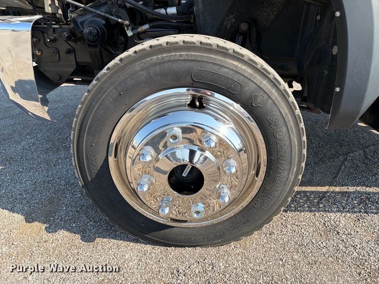 image for item FB5180 2019 International CV515 Crew Cab truck cab and chassis