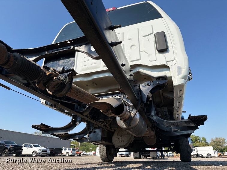 image for item FB5180 2019 International CV515 Crew Cab truck cab and chassis