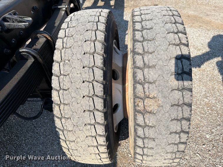image for item FB5180 2019 International CV515 Crew Cab truck cab and chassis