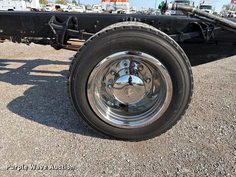 image for item FB5180 2019 International CV515 Crew Cab truck cab and chassis