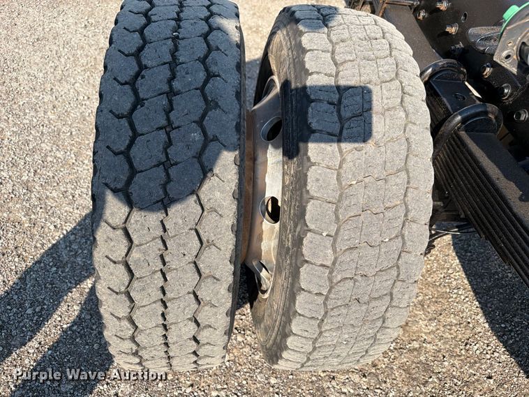 image for item FB5180 2019 International CV515 Crew Cab truck cab and chassis