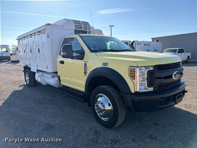 image for item FB5185 2019 Ford F550 refrigerated delivery truck