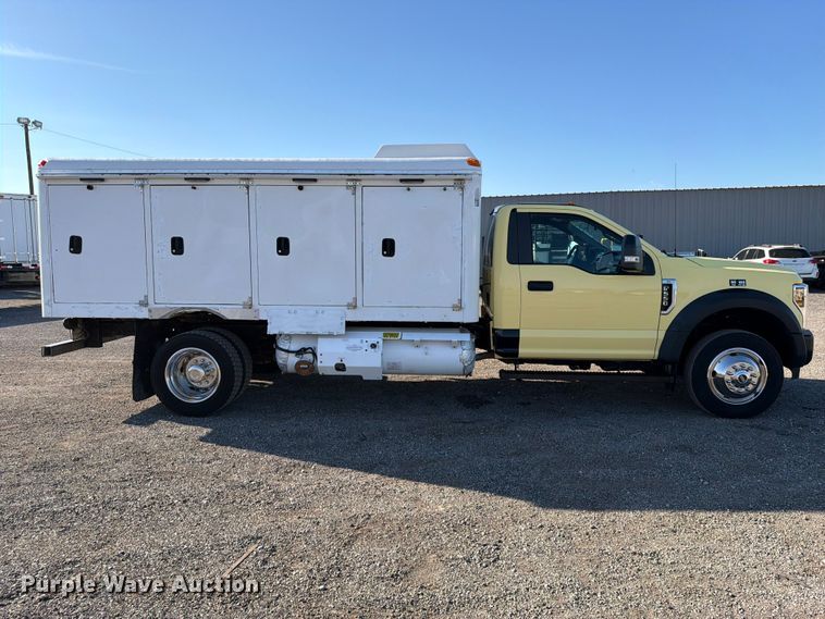 image for item FB5185 2019 Ford F550 refrigerated delivery truck