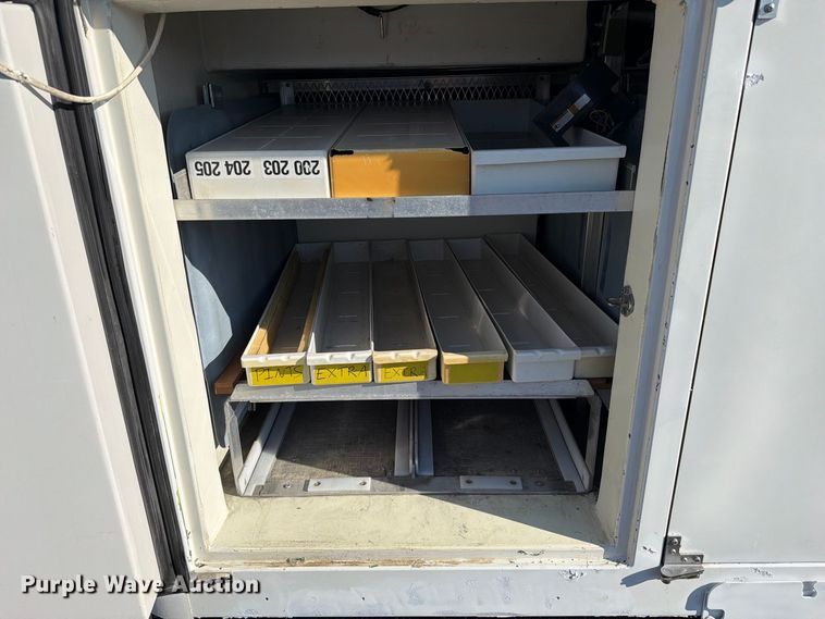 image for item FB5185 2019 Ford F550 refrigerated delivery truck