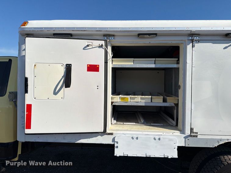 image for item FB5185 2019 Ford F550 refrigerated delivery truck
