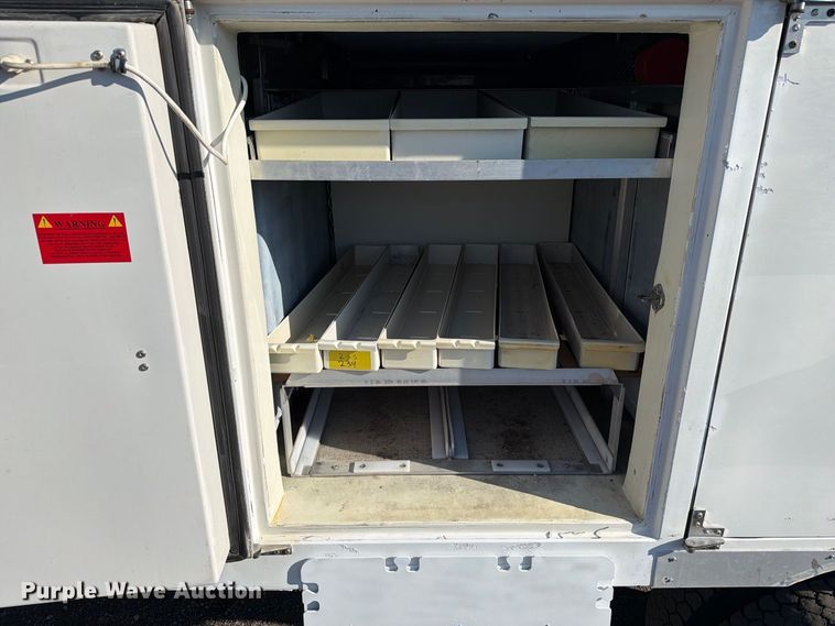 image for item FB5185 2019 Ford F550 refrigerated delivery truck