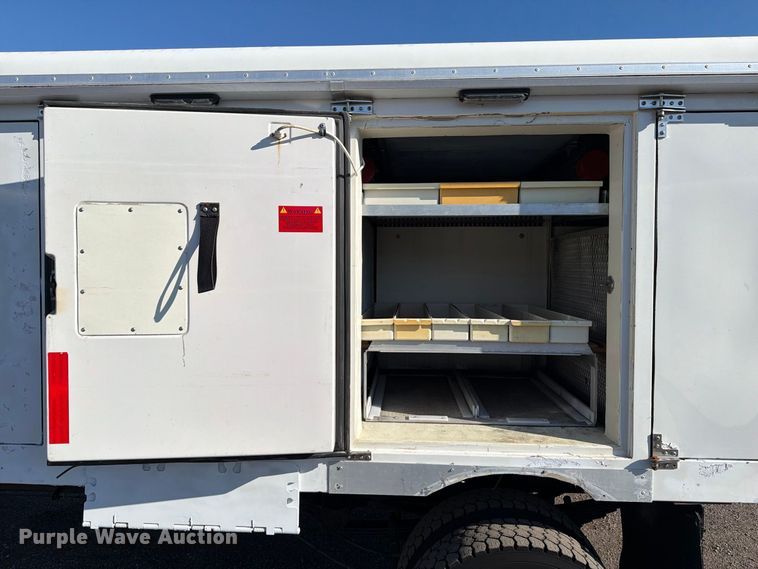image for item FB5185 2019 Ford F550 refrigerated delivery truck