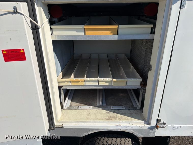 image for item FB5185 2019 Ford F550 refrigerated delivery truck