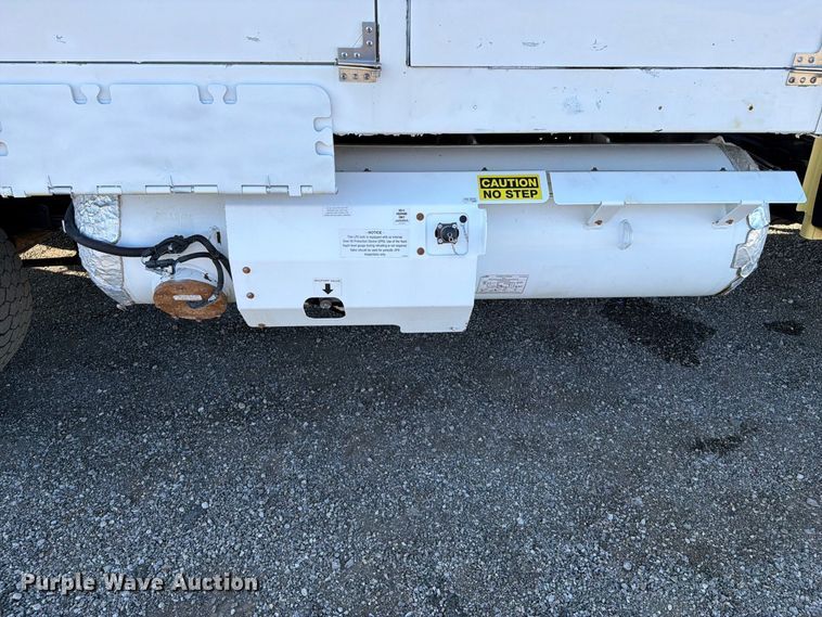 image for item FB5185 2019 Ford F550 refrigerated delivery truck