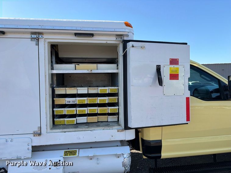 image for item FB5185 2019 Ford F550 refrigerated delivery truck