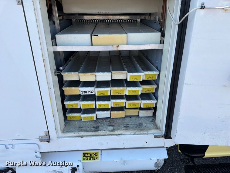 image for item FB5185 2019 Ford F550 refrigerated delivery truck