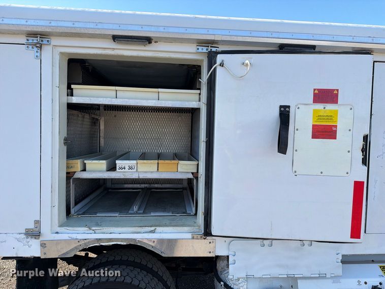image for item FB5185 2019 Ford F550 refrigerated delivery truck