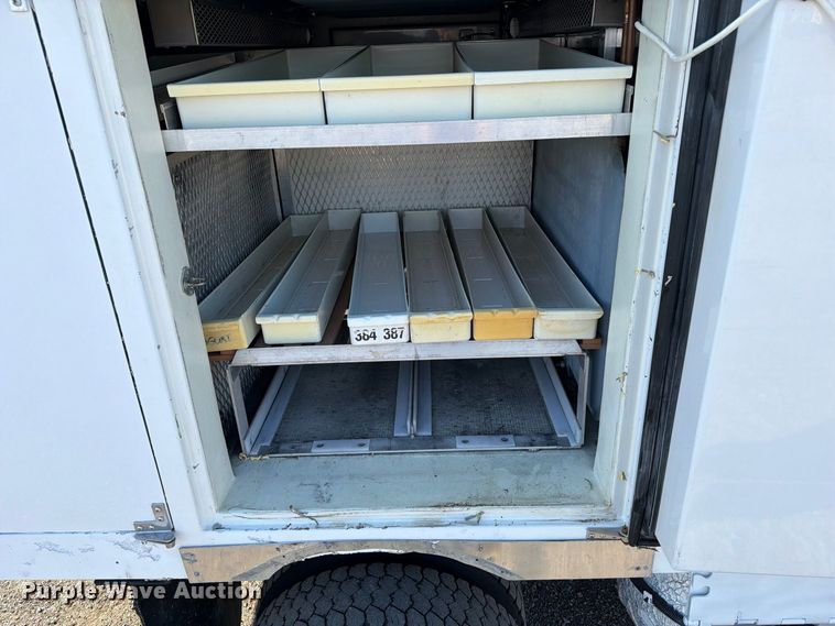 image for item FB5185 2019 Ford F550 refrigerated delivery truck