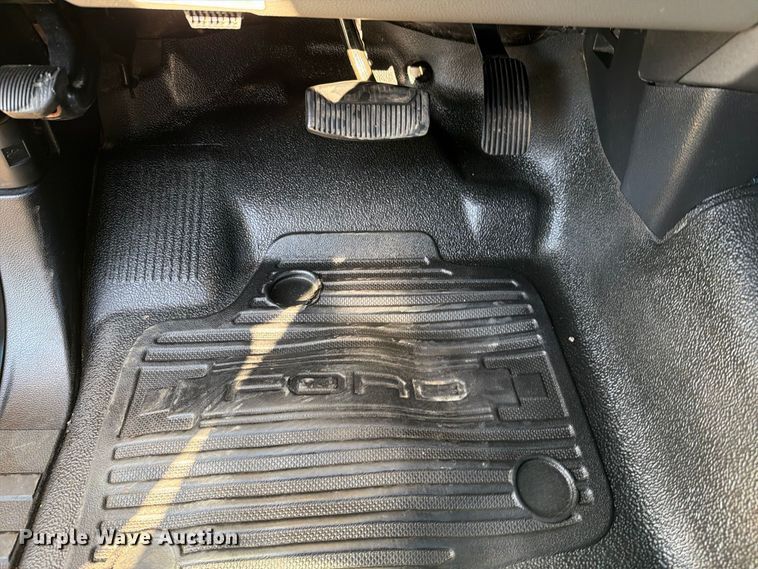 image for item FB5185 2019 Ford F550 refrigerated delivery truck