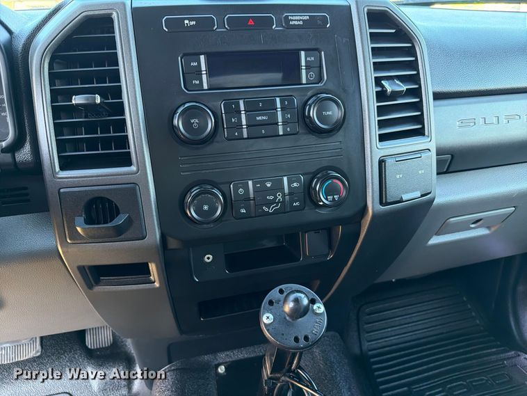 image for item FB5185 2019 Ford F550 refrigerated delivery truck