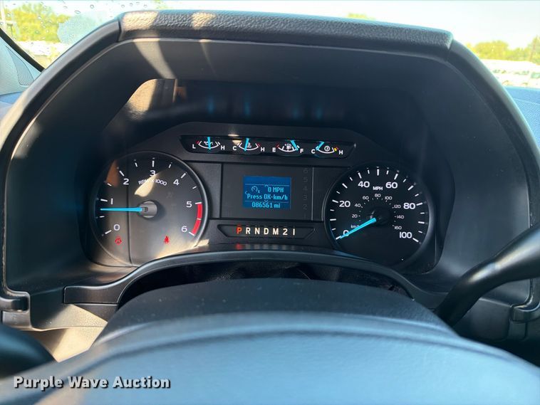image for item FB5185 2019 Ford F550 refrigerated delivery truck