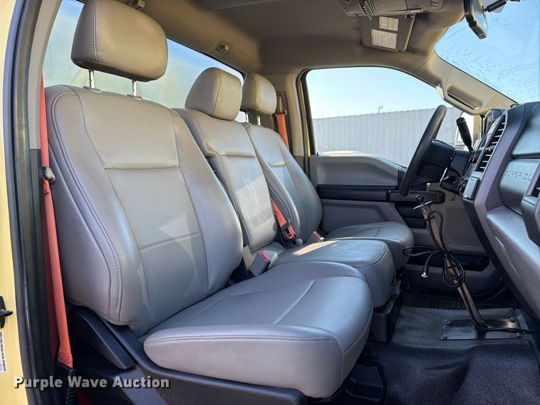image for item FB5185 2019 Ford F550 refrigerated delivery truck