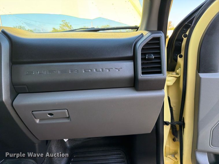 image for item FB5185 2019 Ford F550 refrigerated delivery truck