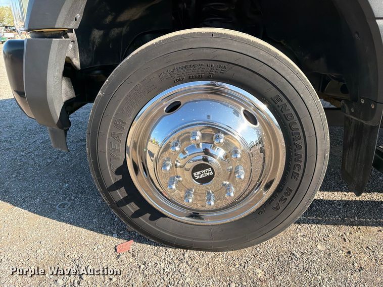 image for item FB5185 2019 Ford F550 refrigerated delivery truck