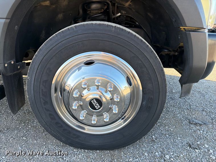 image for item FB5185 2019 Ford F550 refrigerated delivery truck