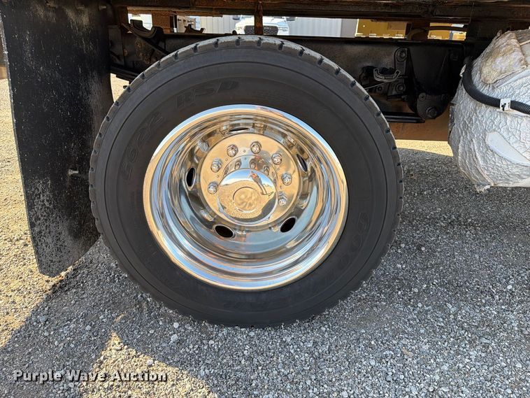 image for item FB5185 2019 Ford F550 refrigerated delivery truck