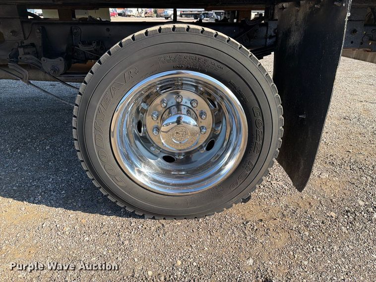 image for item FB5185 2019 Ford F550 refrigerated delivery truck